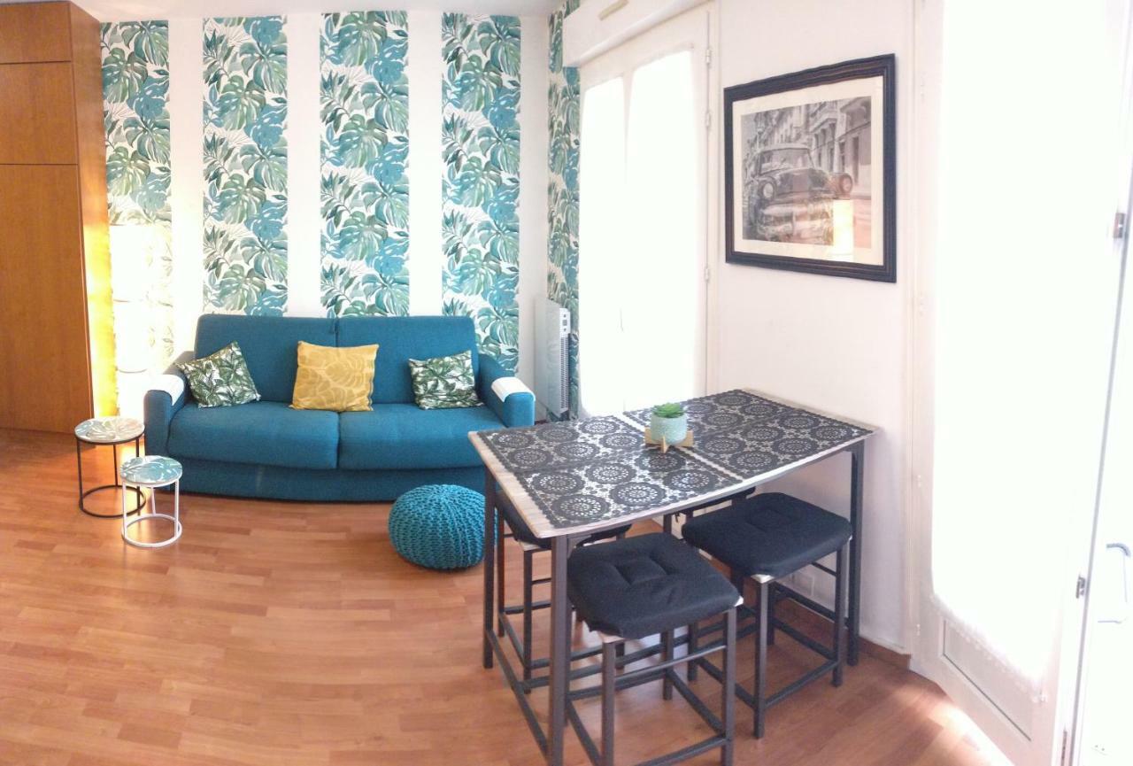 Studio Royal By Beds4Wanderlust - Place Du Marche Avec Parking Prive Fontainebleau Eksteriør billede