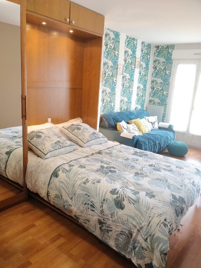 Studio Royal By Beds4Wanderlust - Place Du Marche Avec Parking Prive Fontainebleau Eksteriør billede